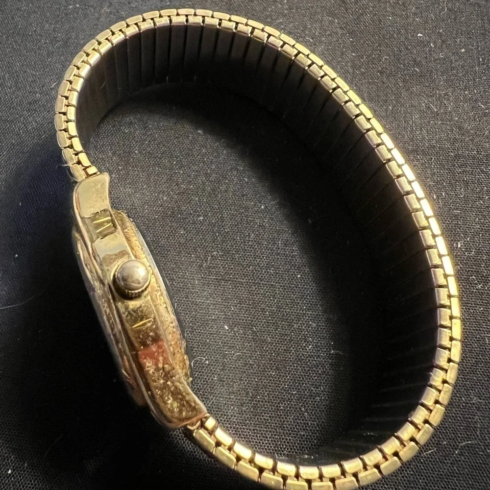 Vintage Carriage by Timex Indiglo Goldtone Expansion Band Women’s Watch